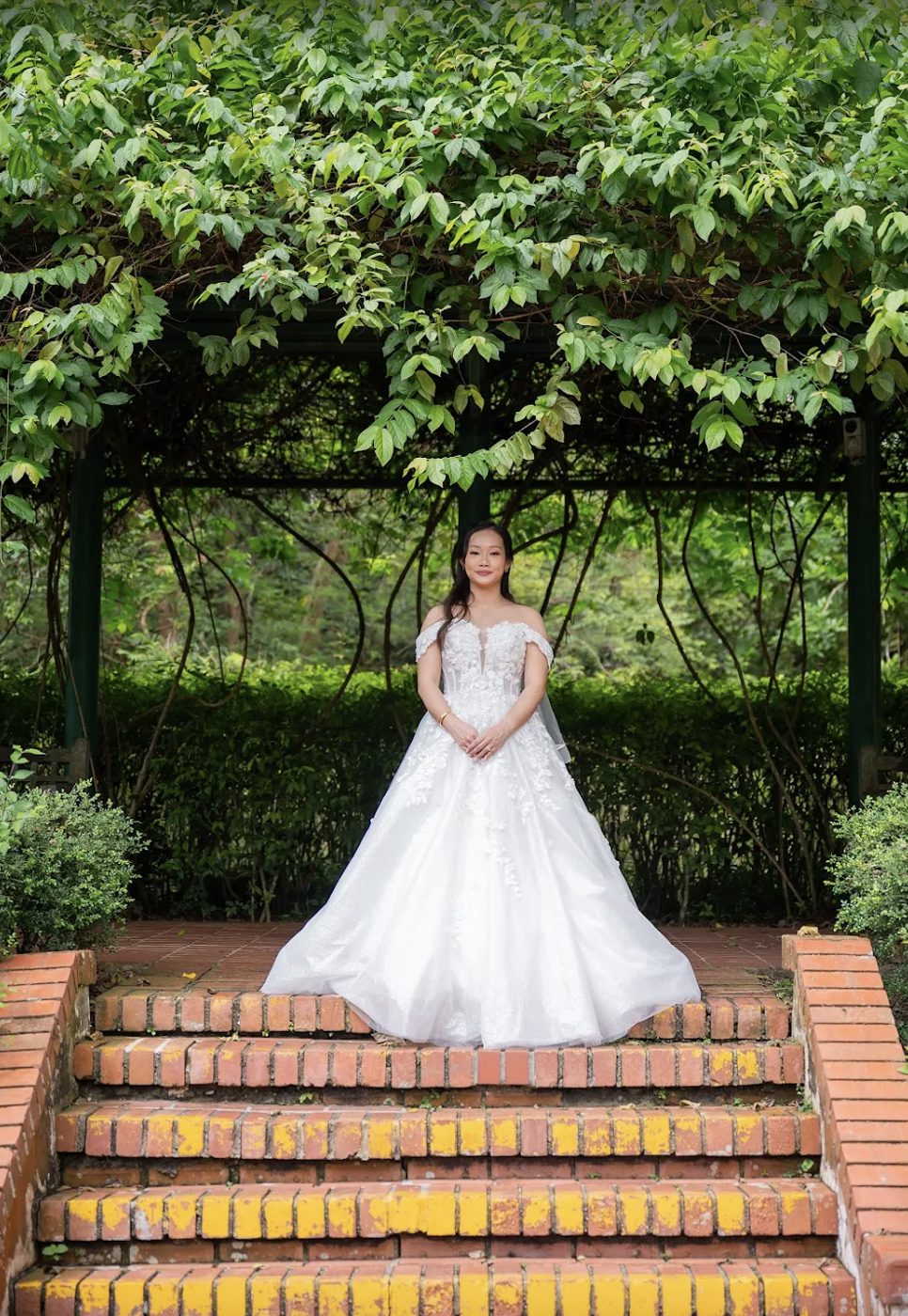 THE GOWN WAREHOUSE portfolio 3